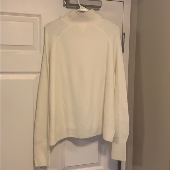 H&M Sweater. NEVER WORN. Size L. - Picture 2 of 3